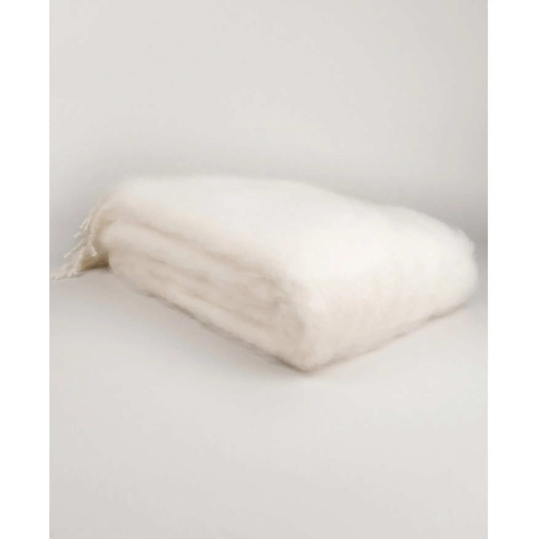 Outlet Balmuir Aurora throw 115x180, snow white