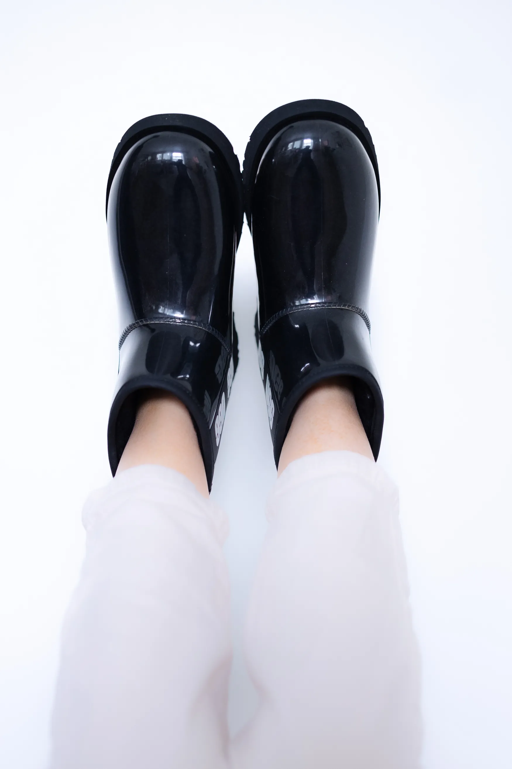 New UGG Classic clear mini, black