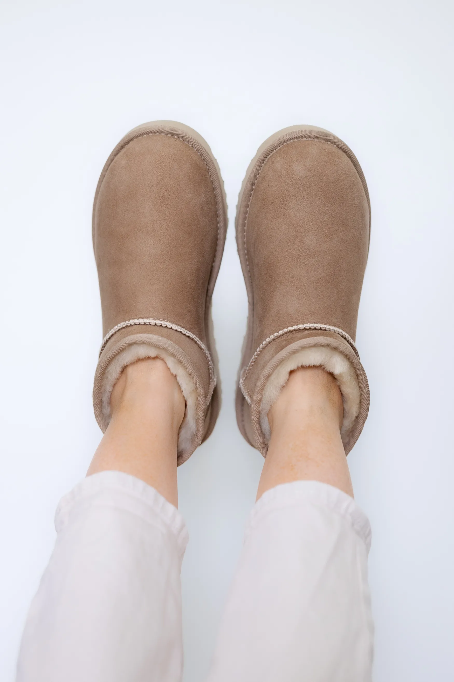 Discount UGG Classic ultra mini, sand