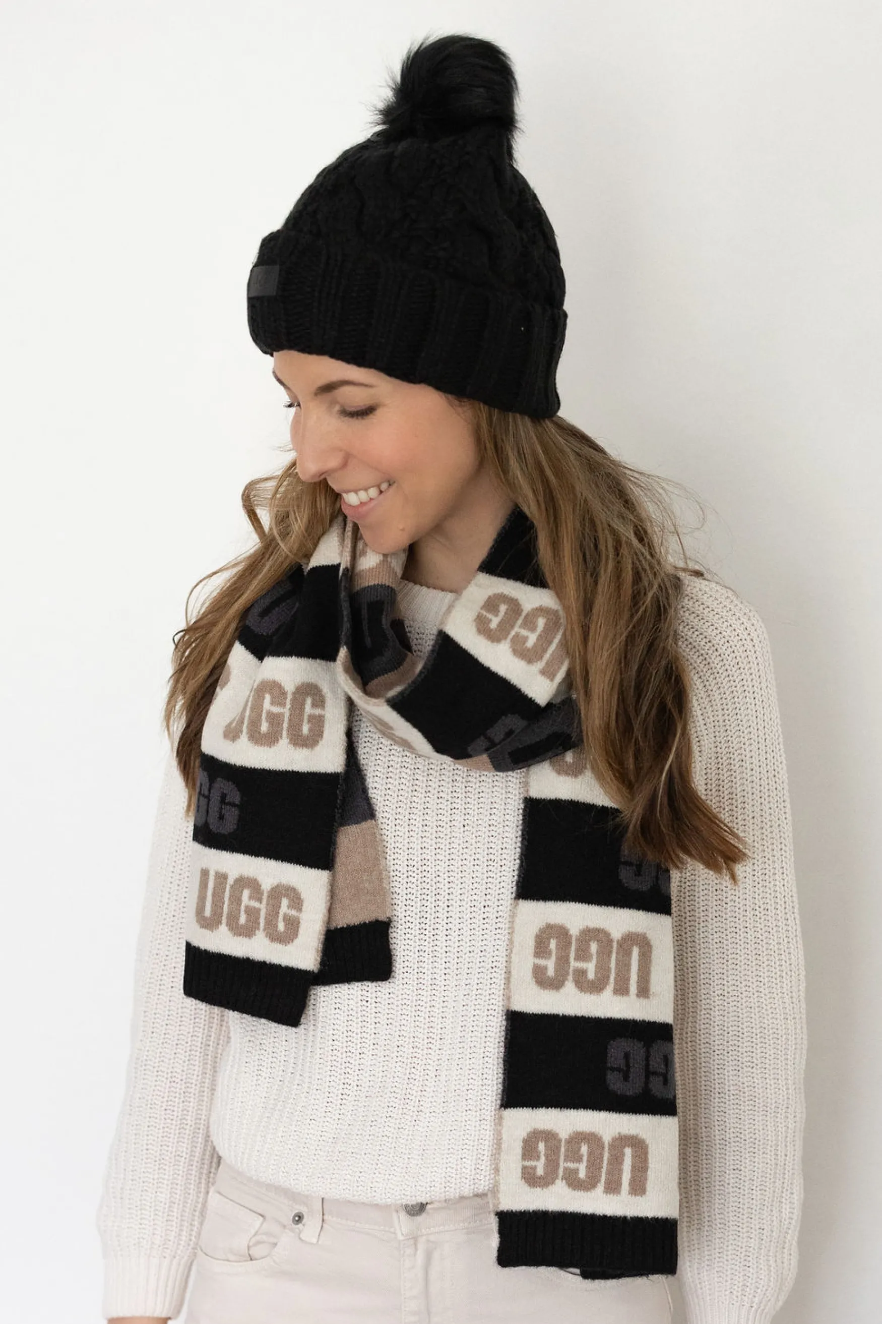 Outlet UGG Graphic logo scarf, black multi