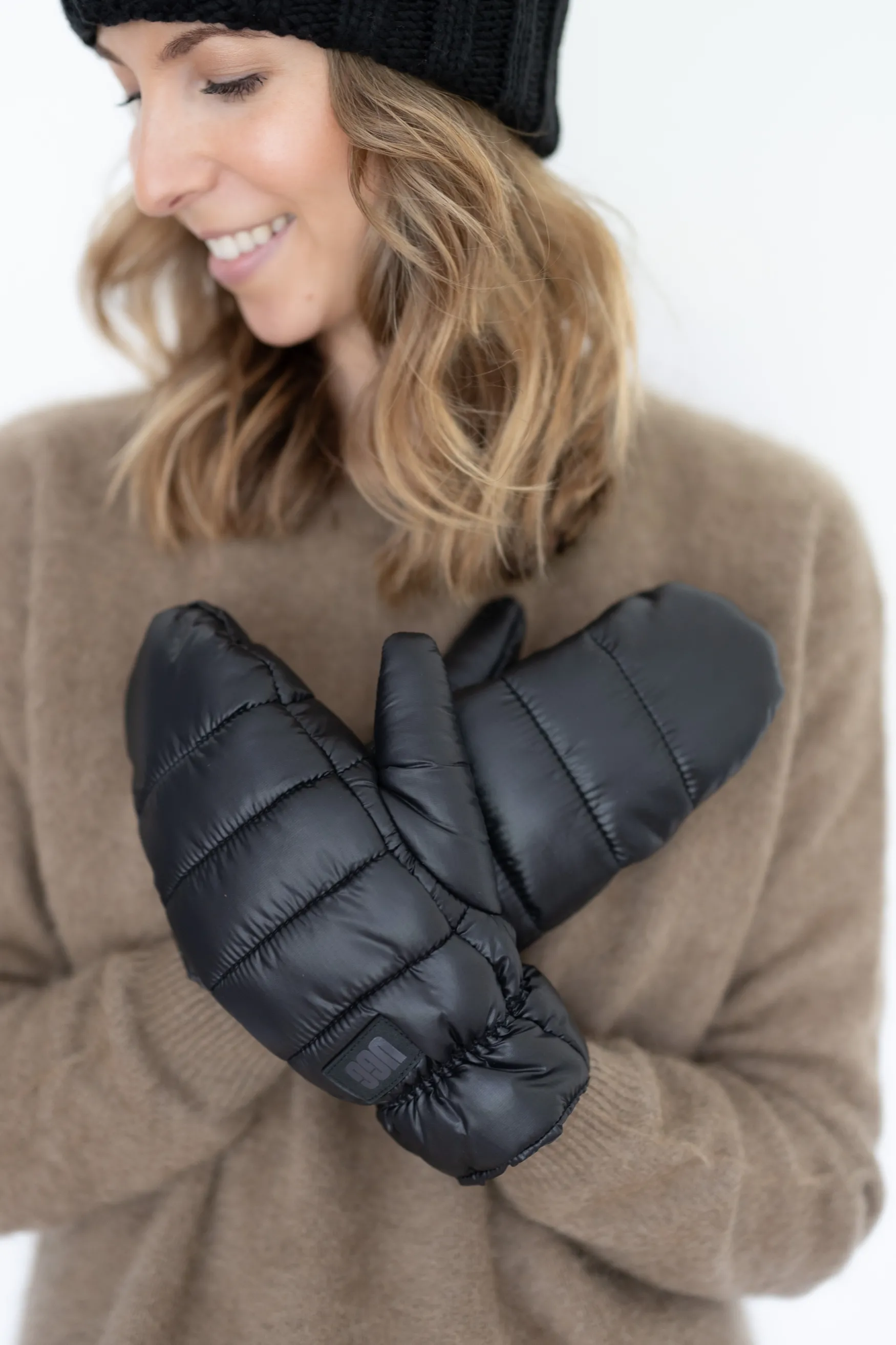 Clearance UGG Puff yeah mitten, black