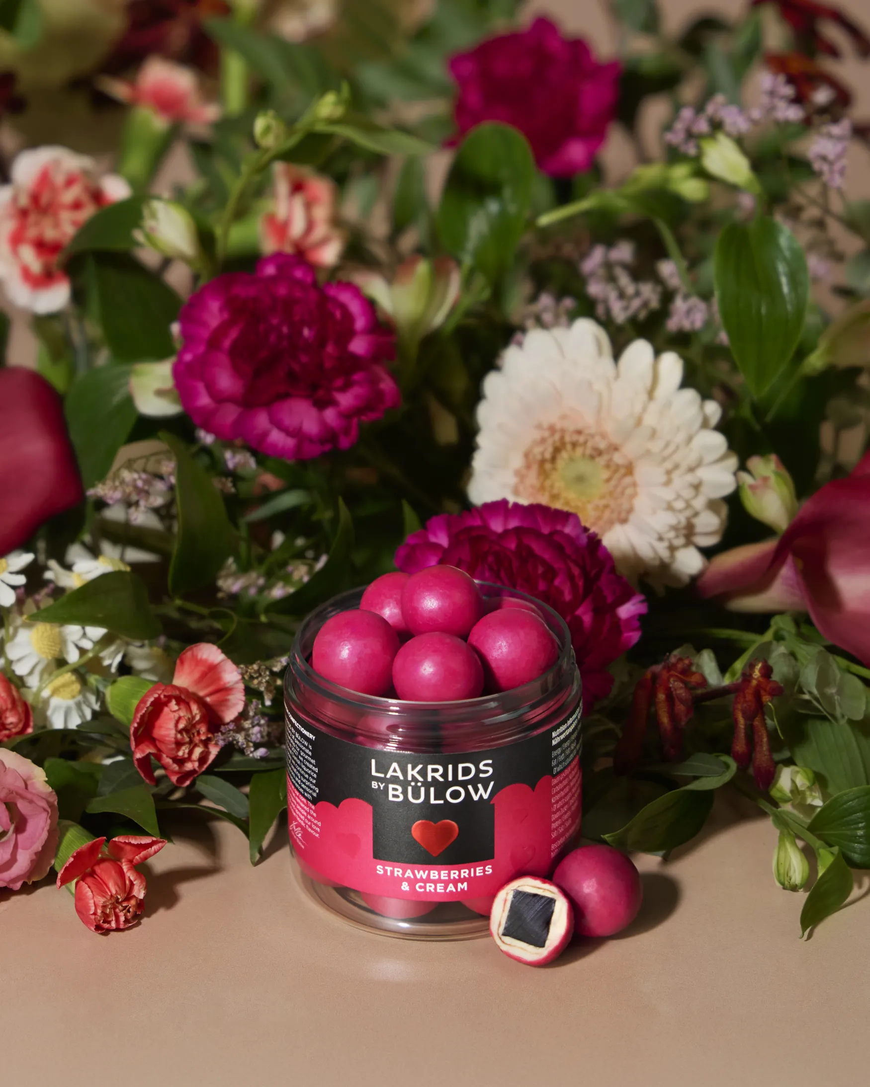 Clearance Lakrids by Bülow Small love strawberries & cream
